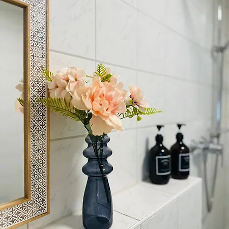 In Stoetteritz With Balcony - Great Public Transport Links To The *