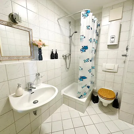 In Stoetteritz With Balcony - Great Public Transport Links To The * Leipzig