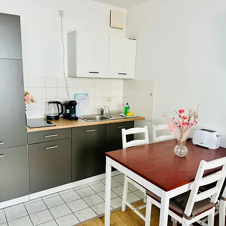 In Stoetteritz With Balcony - Great Public Transport Links To The Lejlighed