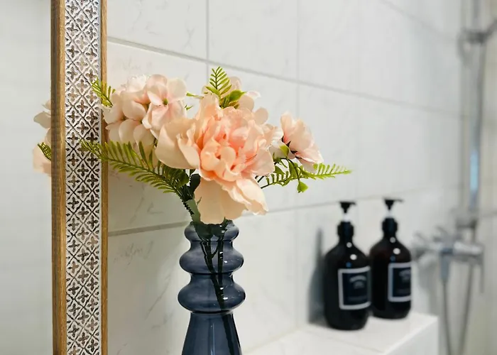 In Stoetteritz With Balcony - Great Public Transport Links To The *