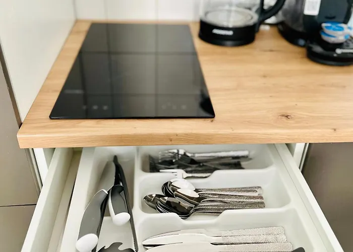 In Stoetteritz With Balcony - Great Public Transport Links To The Apartament *