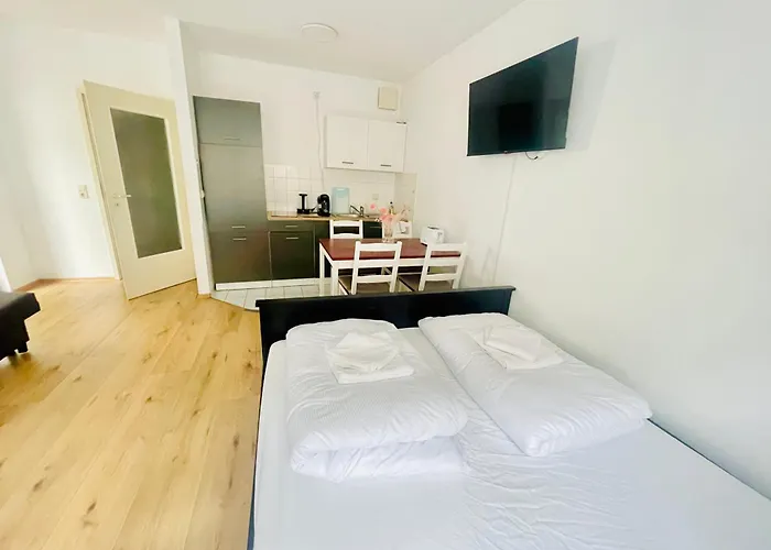 In Stoetteritz With Balcony - Great Public Transport Links To The Apartament *