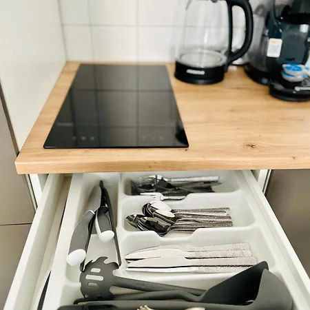 In Stoetteritz With Balcony - Great Public Transport Links To The アパート *