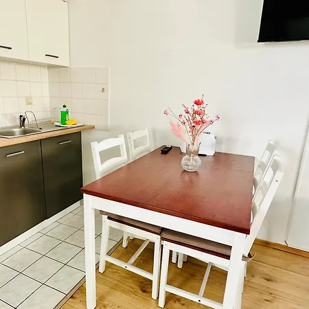 In Stoetteritz With Balcony - Great Public Transport Links To The *