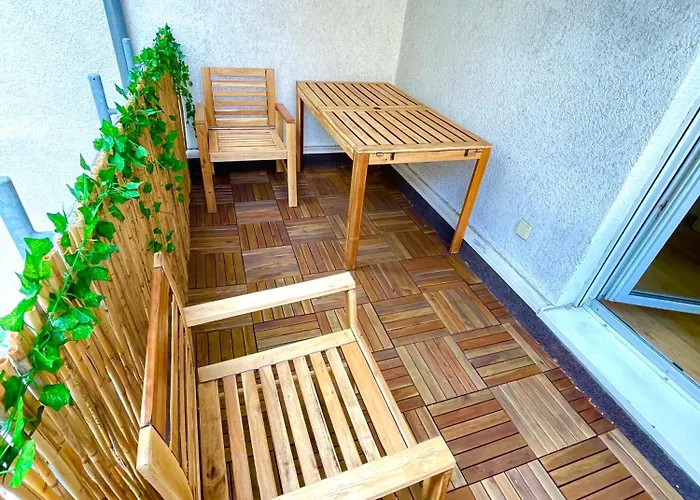 Apartment In Stoetteritz With Balcony - Great Public Transport Links To The *